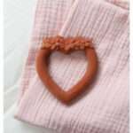 trshtc16 lr 4 teething ring heart terracotta 800x800 1